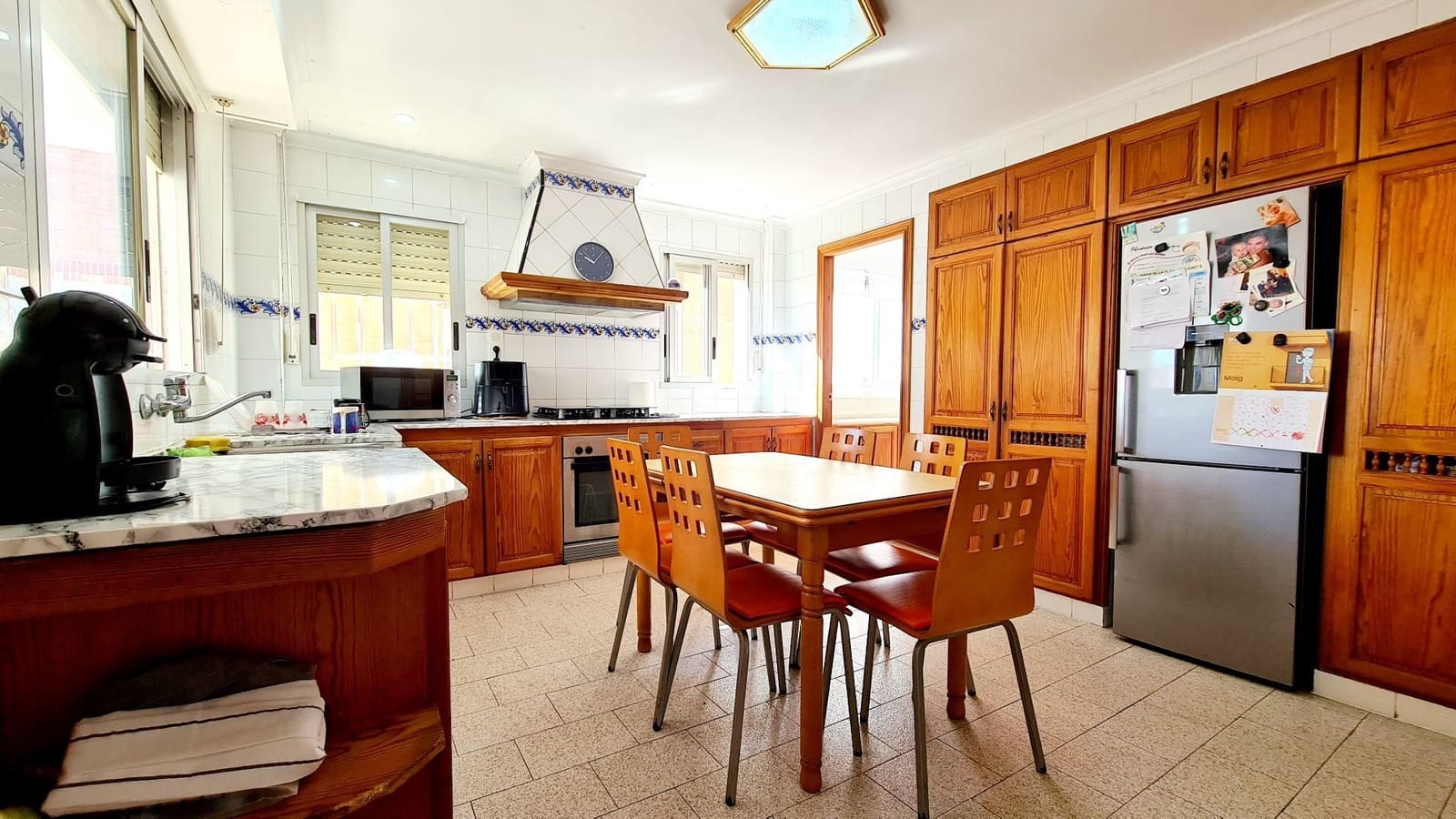 5 soveværelse Villa til salg i Oliva med garage - € 370.000 (Ref: 9072073)