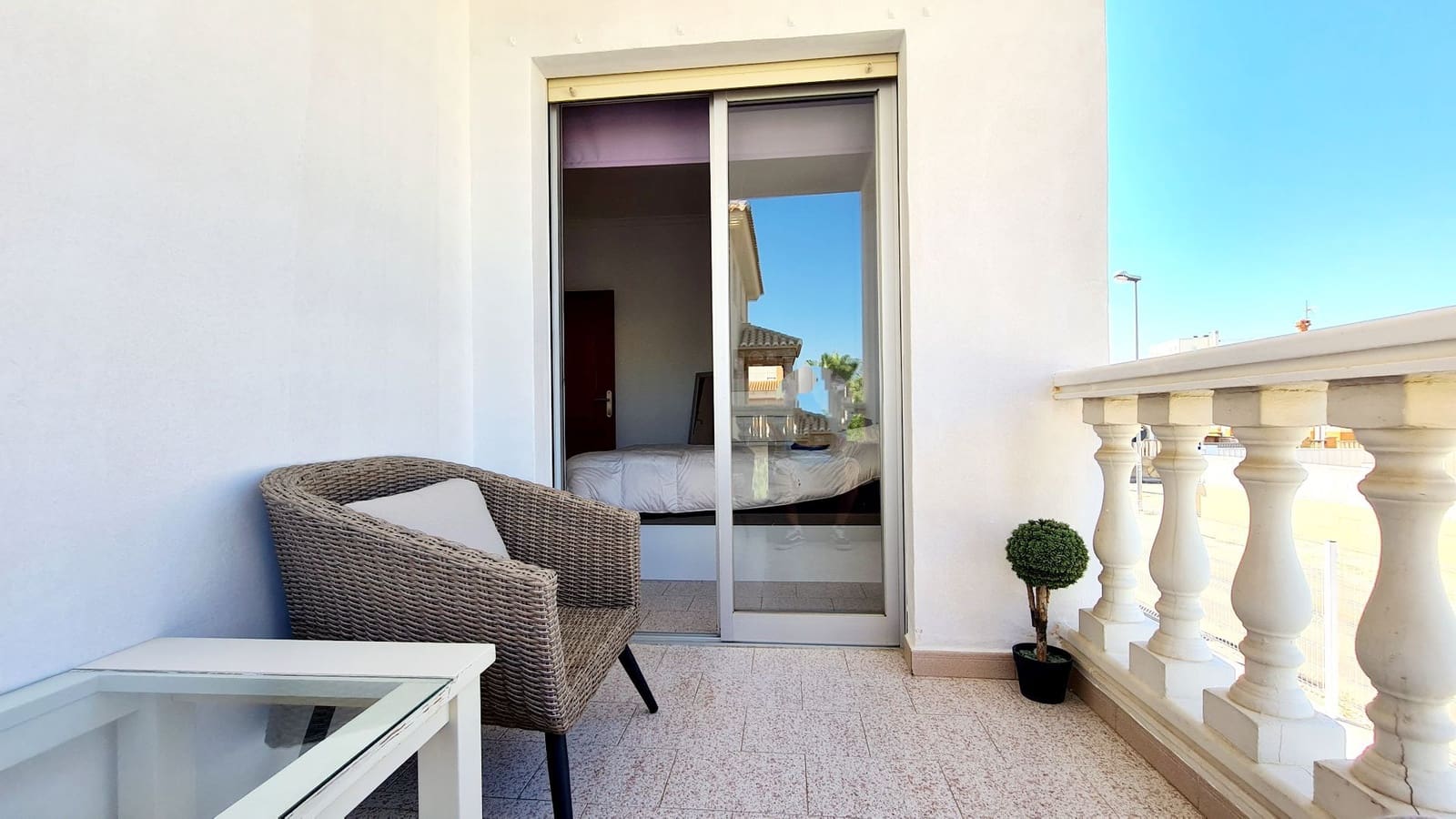 5 soveværelse Villa til salg i Oliva med garage - € 370.000 (Ref: 9072073)