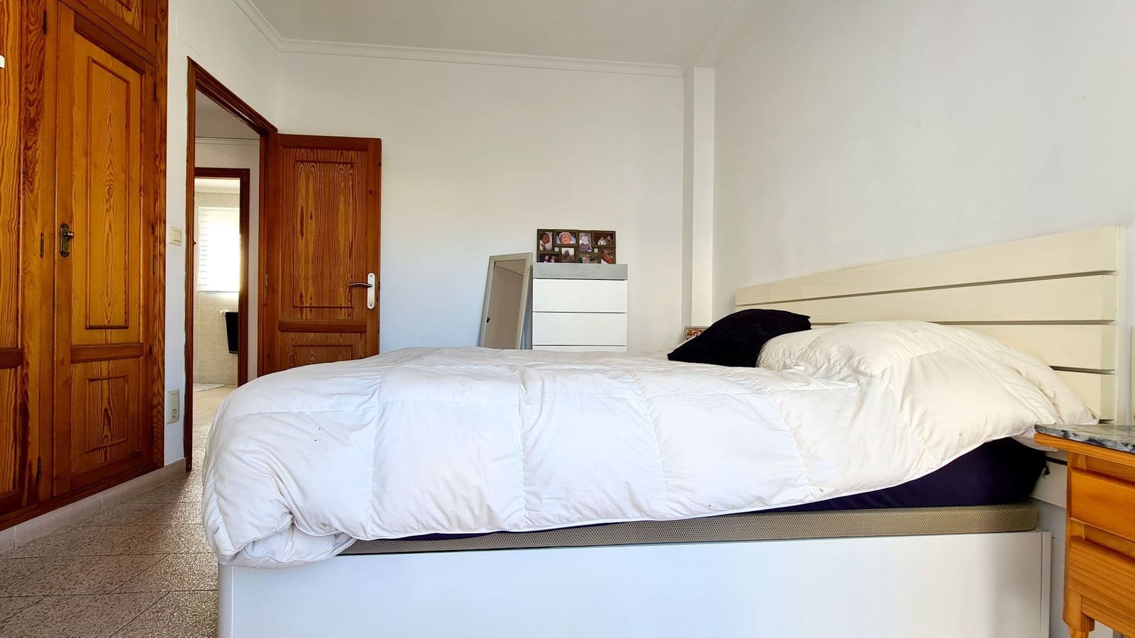 5 soveværelse Villa til salg i Oliva med garage - € 370.000 (Ref: 9072073)