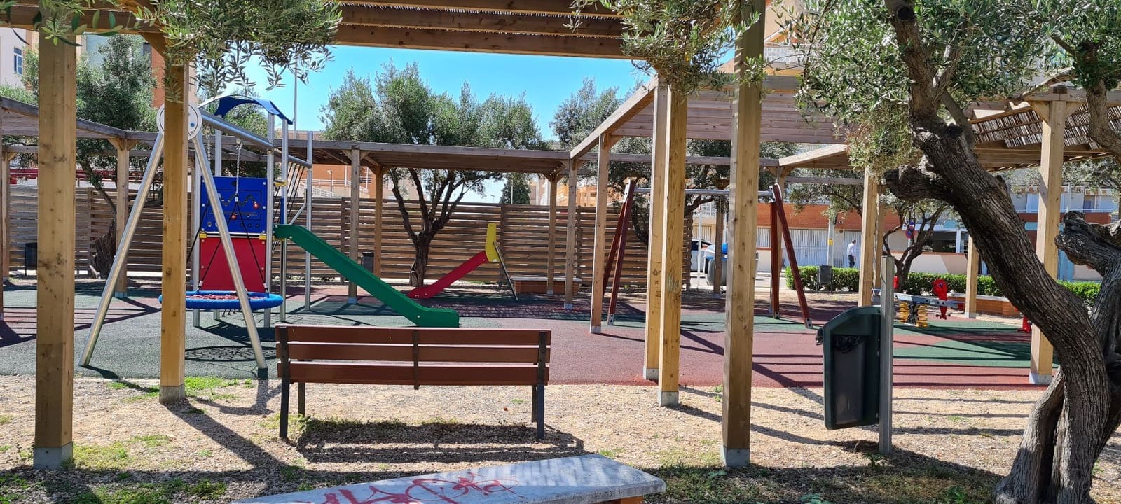 5 soveværelse Villa til salg i Oliva med garage - € 370.000 (Ref: 9072073)