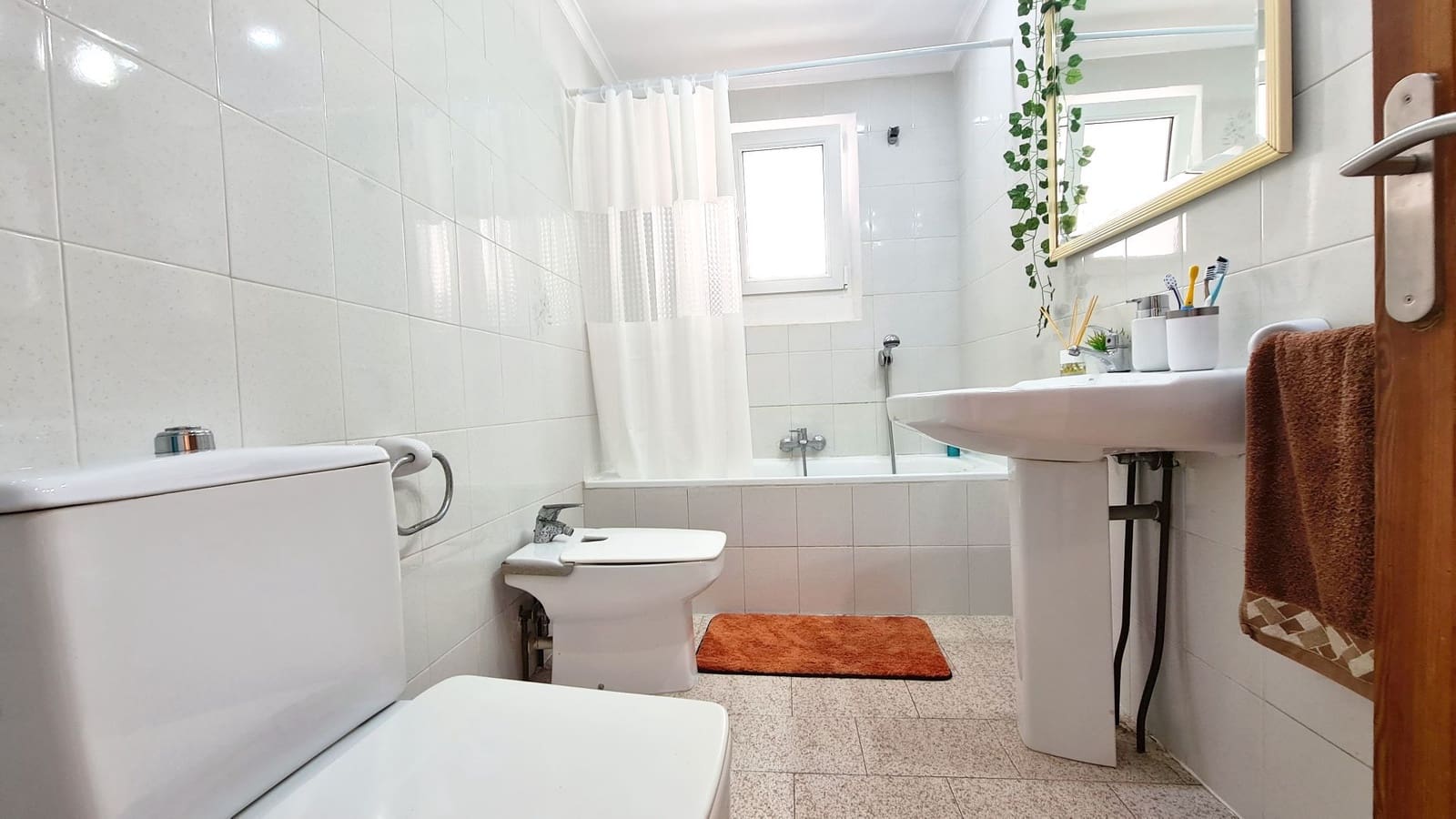 5 soveværelse Villa til salg i Oliva med garage - € 370.000 (Ref: 9072073)