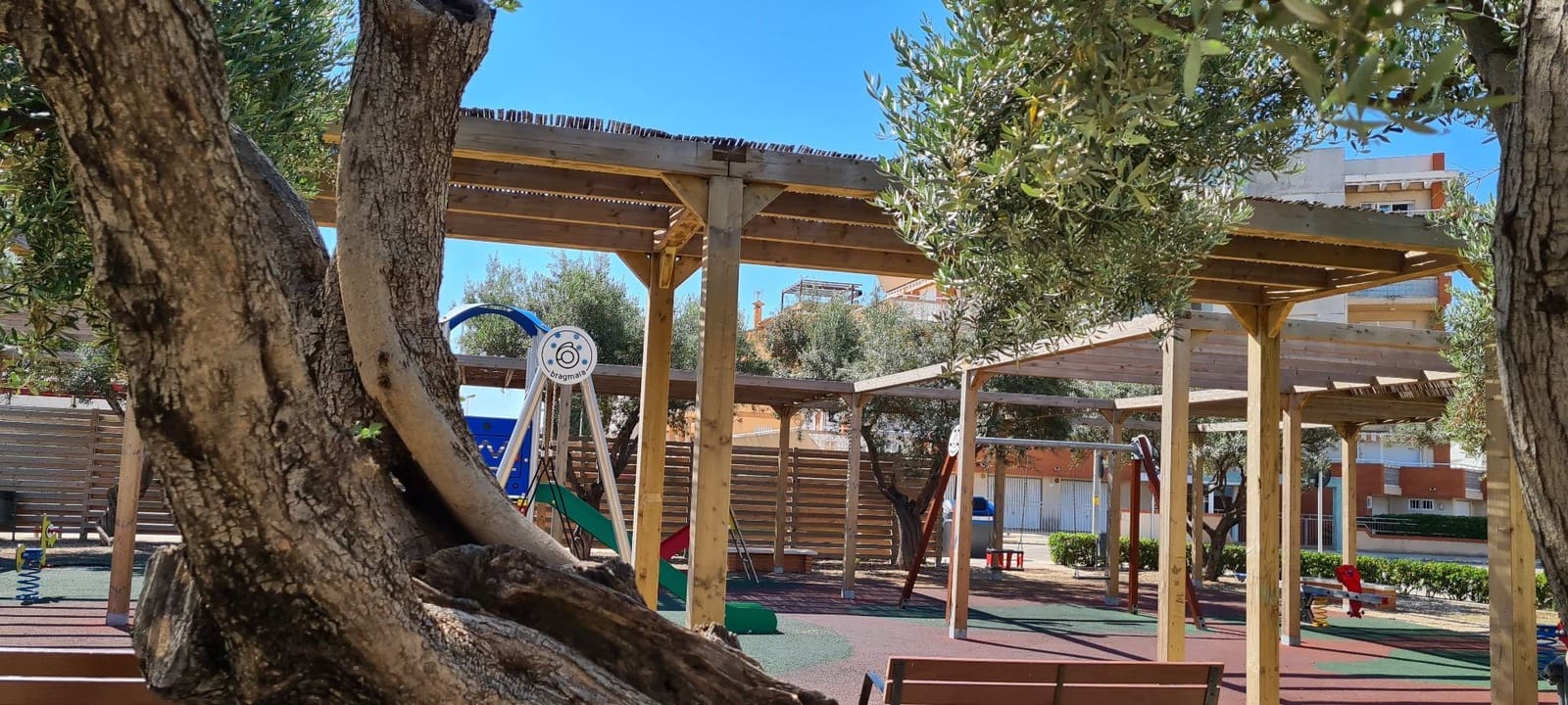 5 soveværelse Villa til salg i Oliva med garage - € 370.000 (Ref: 9072073)