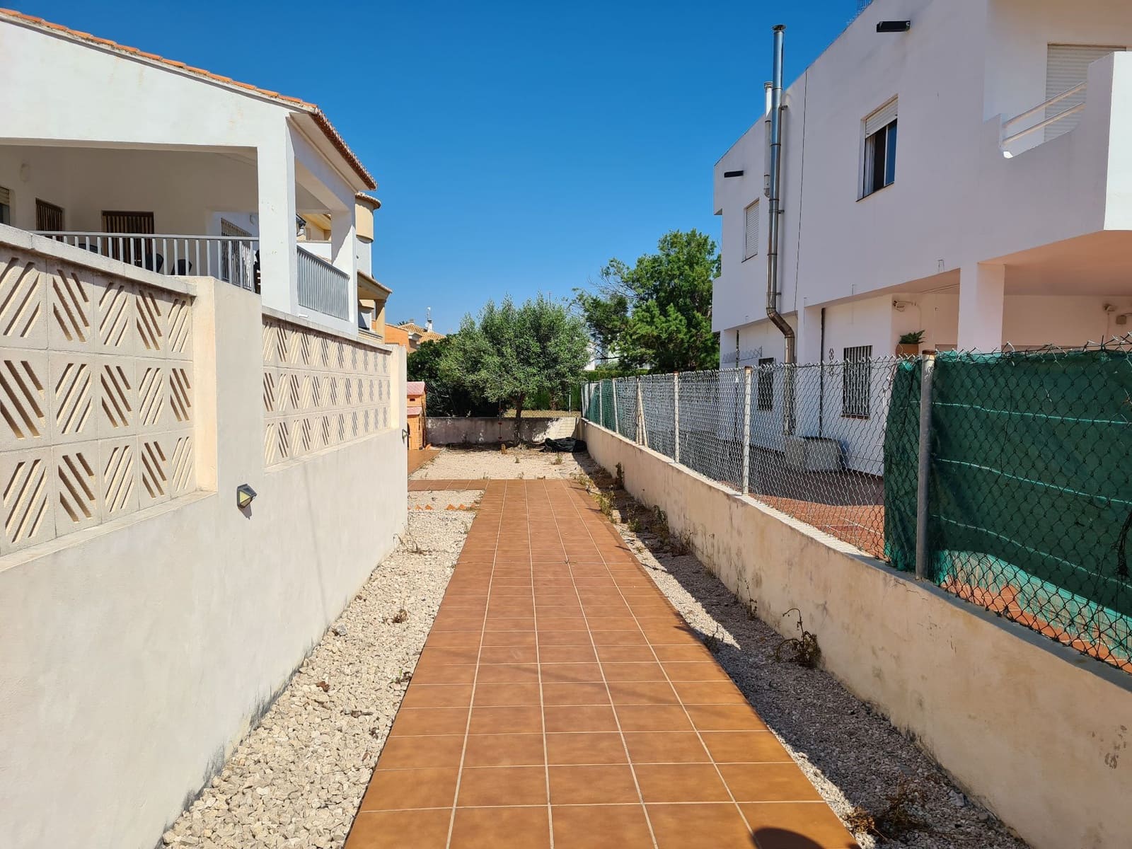 5 soveværelse Villa til salg i Oliva med garage - € 370.000 (Ref: 9072073)