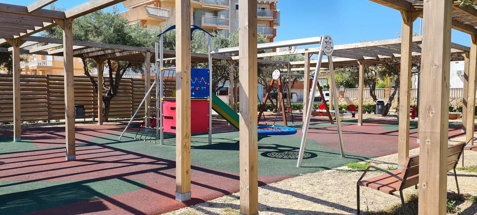 5 soveværelse Villa til salg i Oliva med garage - € 370.000 (Ref: 9072073)