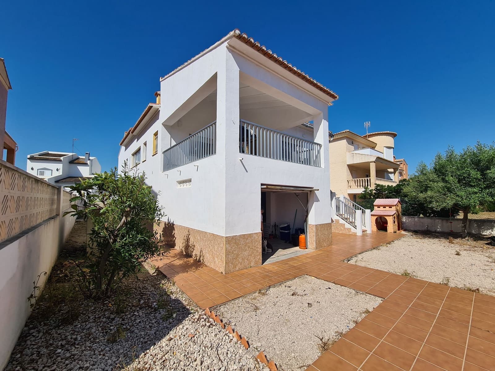 5 soveværelse Villa til salg i Oliva med garage - € 370.000 (Ref: 9072073)