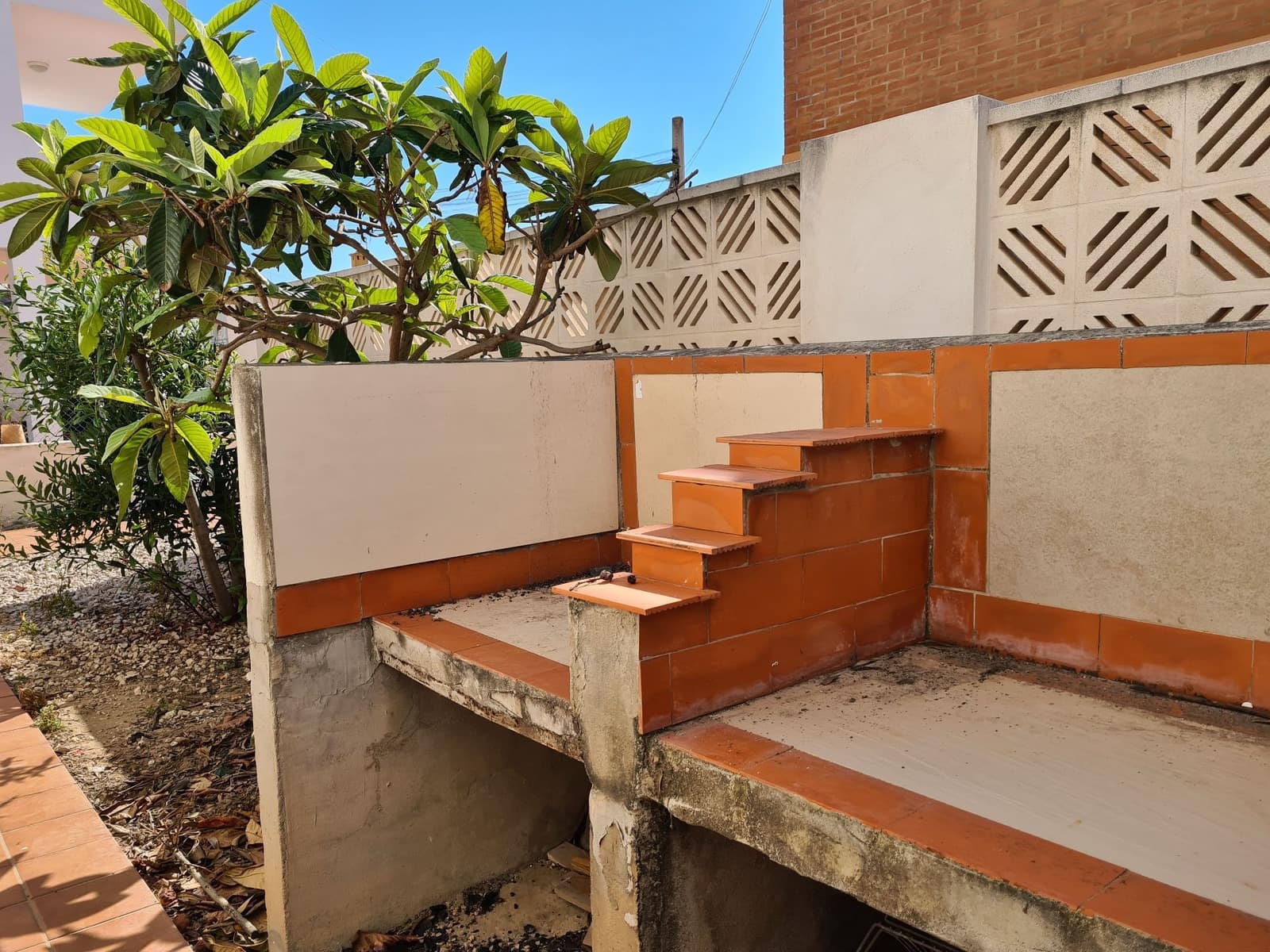 5 soveværelse Villa til salg i Oliva med garage - € 370.000 (Ref: 9072073)