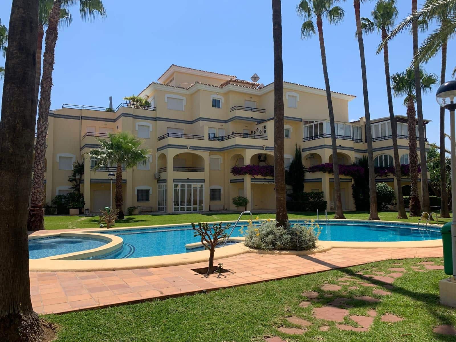 2 bedroom Apartment for sale in Denia with pool garage - € 295,000 (Ref: 9072074)