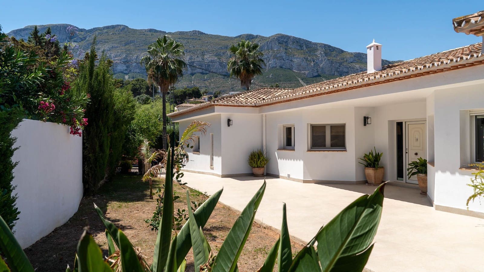 4 soveværelse Villa til salg i Denia med swimmingpool garage - € 1.390.000 (Ref: 9072076)