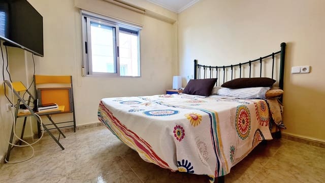 4 bedroom Apartment for sale in Miramar with garage - € 140,000 (Ref: 9072079)