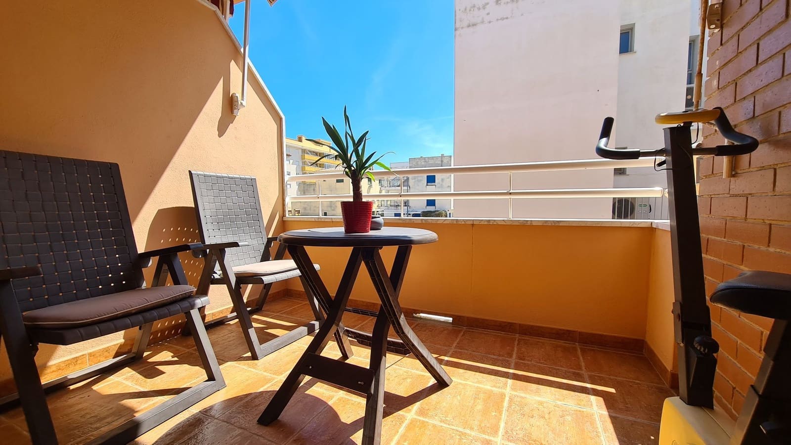 5 soveværelse Semi-Rækkehus til salg i Miramar med garage - € 251.000 (Ref: 9072082)