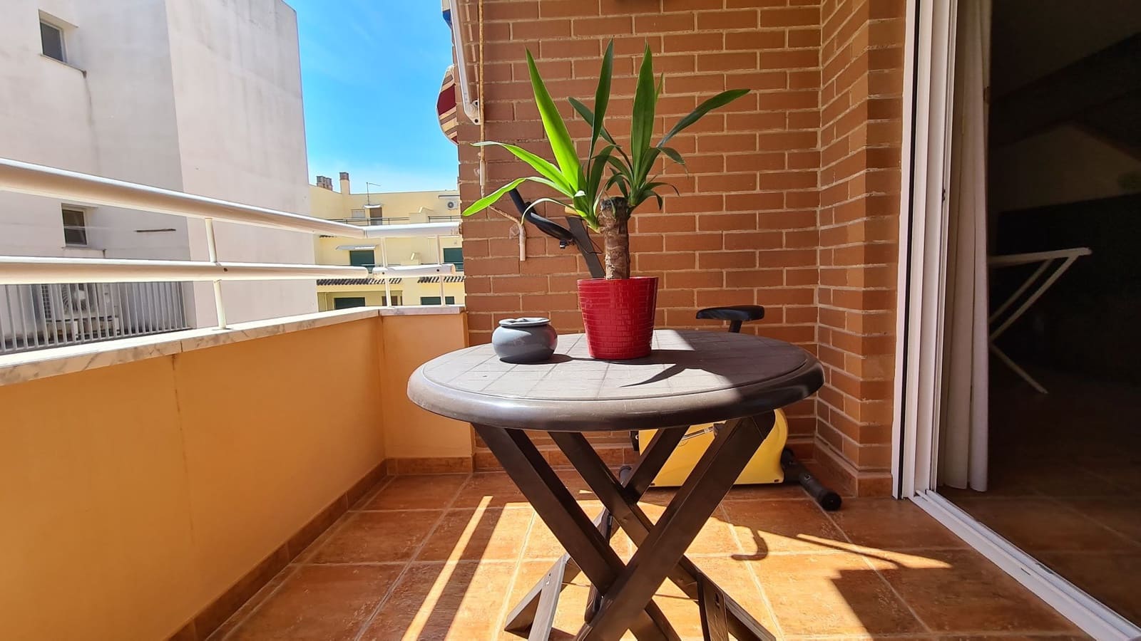 5 soveværelse Semi-Rækkehus til salg i Miramar med garage - € 251.000 (Ref: 9072082)