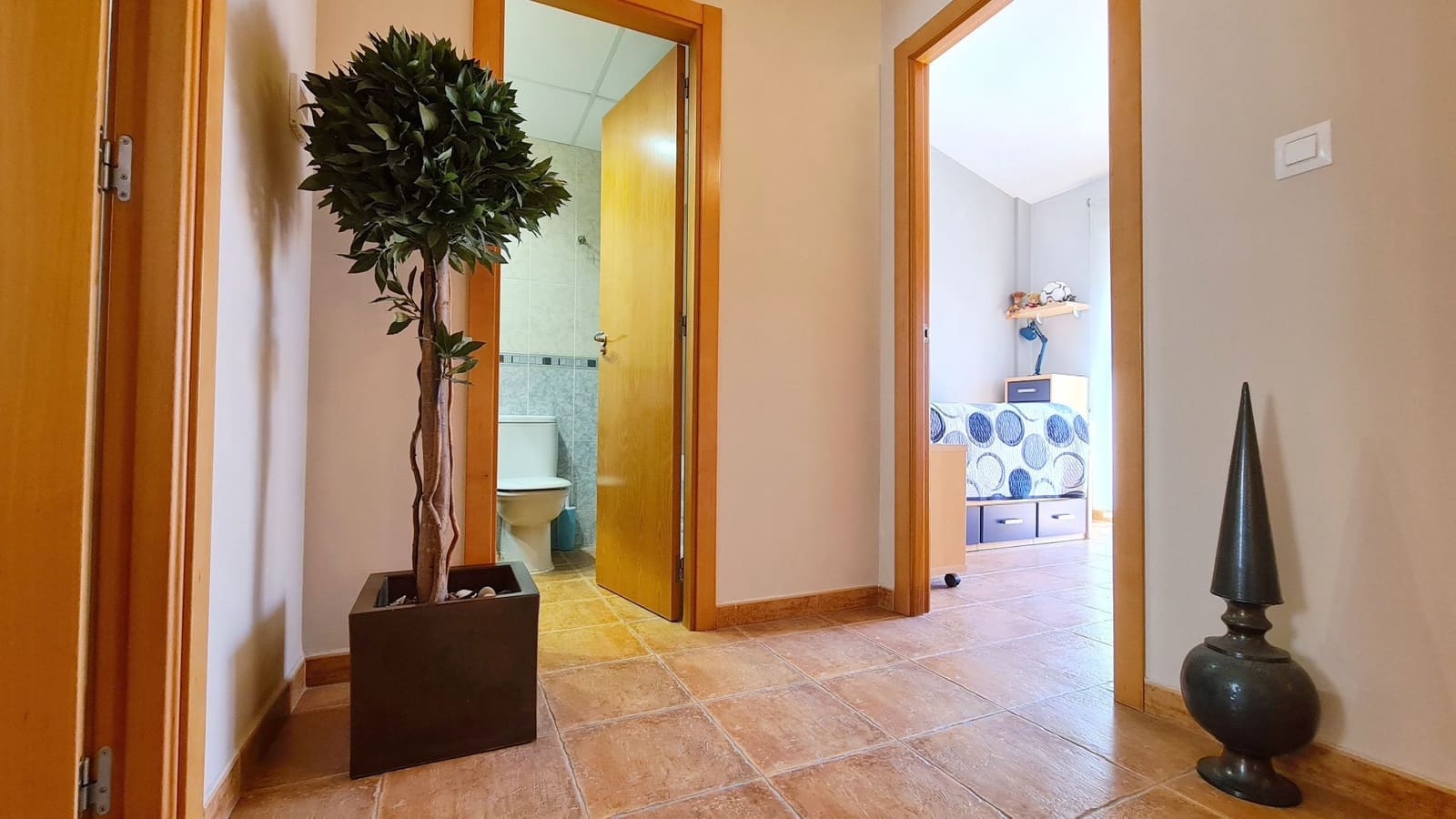 5 soveværelse Semi-Rækkehus til salg i Miramar med garage - € 251.000 (Ref: 9072082)