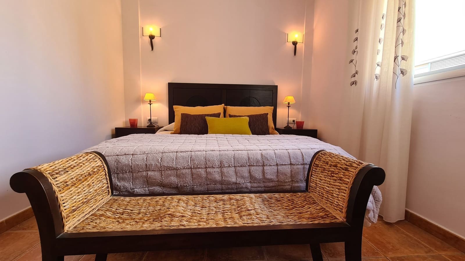 5 soveværelse Semi-Rækkehus til salg i Miramar med garage - € 251.000 (Ref: 9072082)