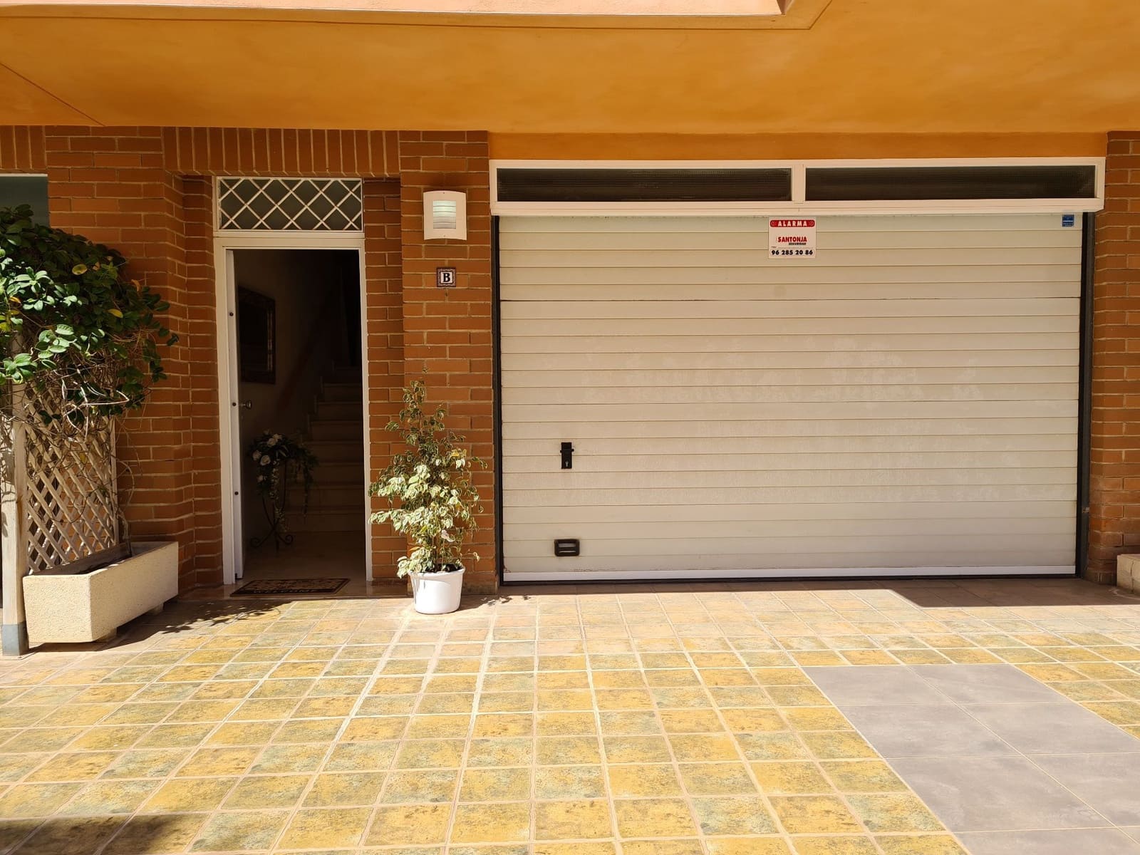 5 soveværelse Semi-Rækkehus til salg i Miramar med garage - € 251.000 (Ref: 9072082)