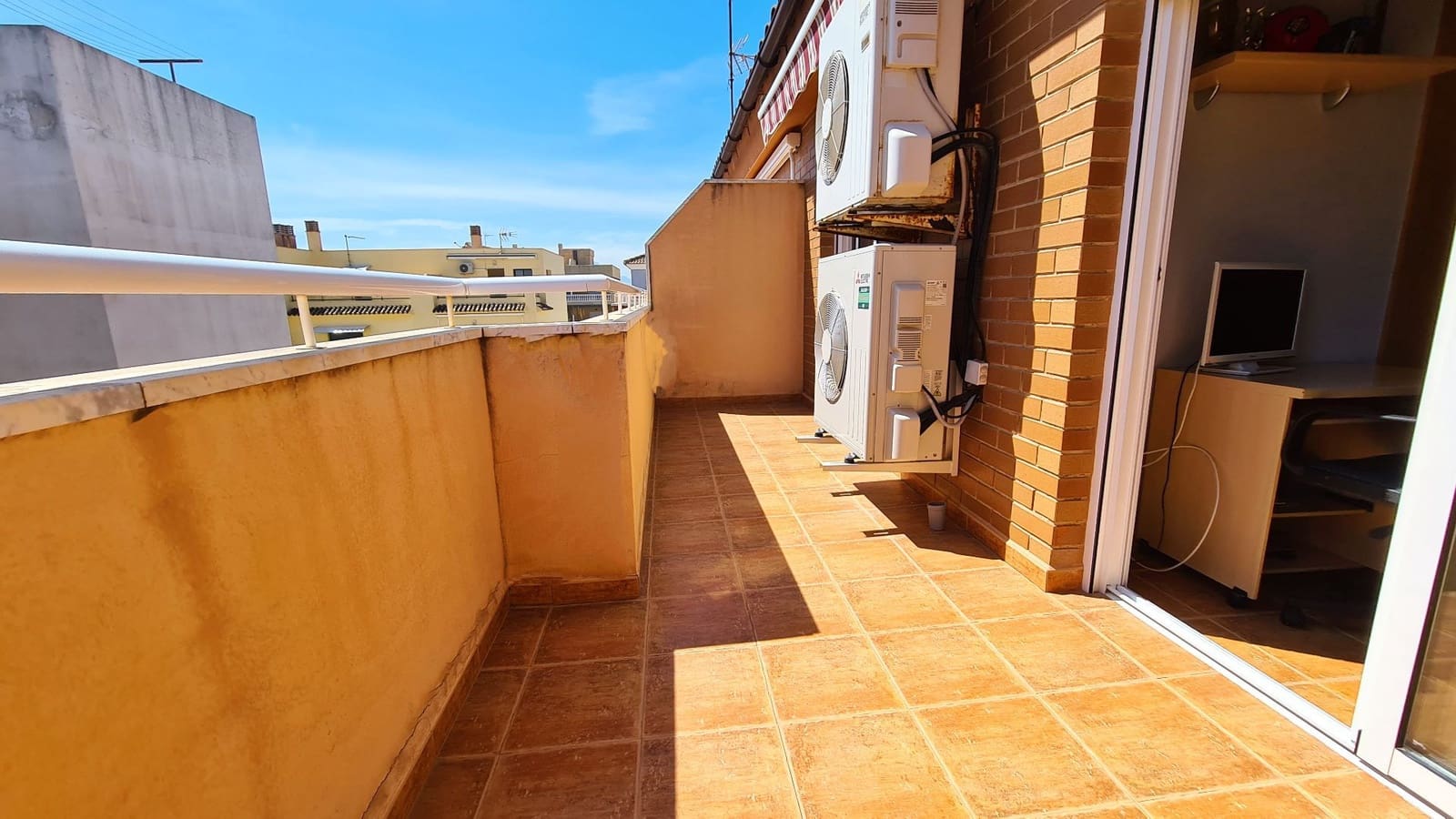 5 soveværelse Semi-Rækkehus til salg i Miramar med garage - € 251.000 (Ref: 9072082)