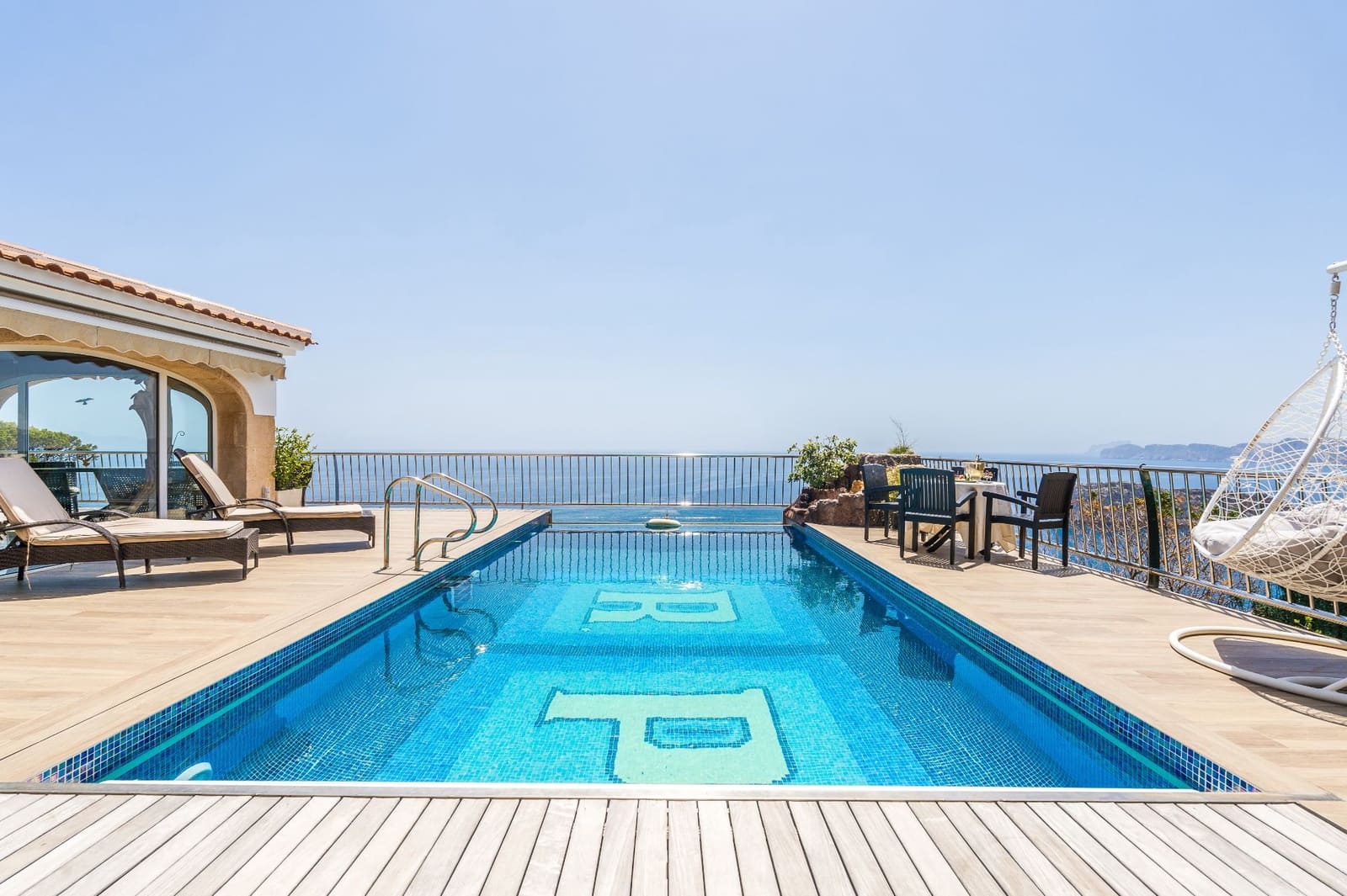 4 bedroom Villa for sale in Javea / Xabia with pool garage - € 3,500,000 (Ref: 9072085)