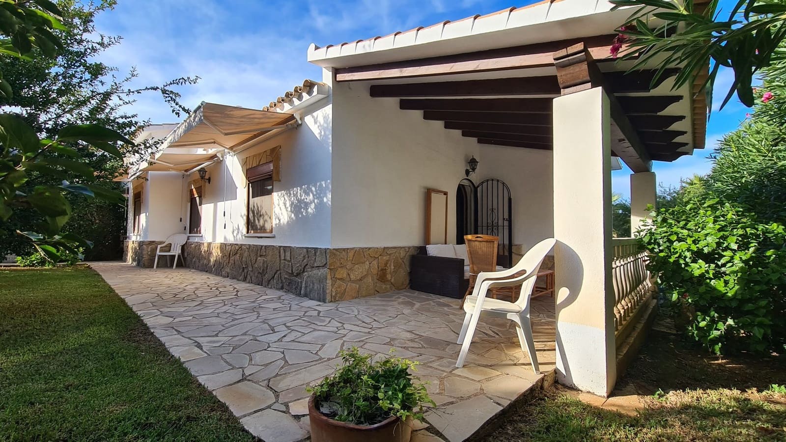 3 bedroom Villa for sale in Denia with pool garage - € 430,000 (Ref: 9072087)