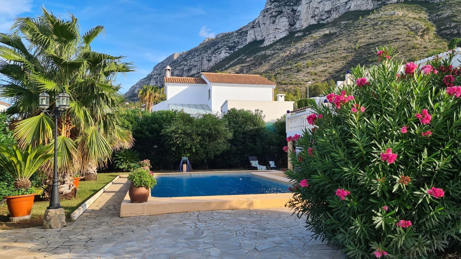 3 bedroom Villa for sale in Denia with pool garage - € 430,000 (Ref: 9072087)