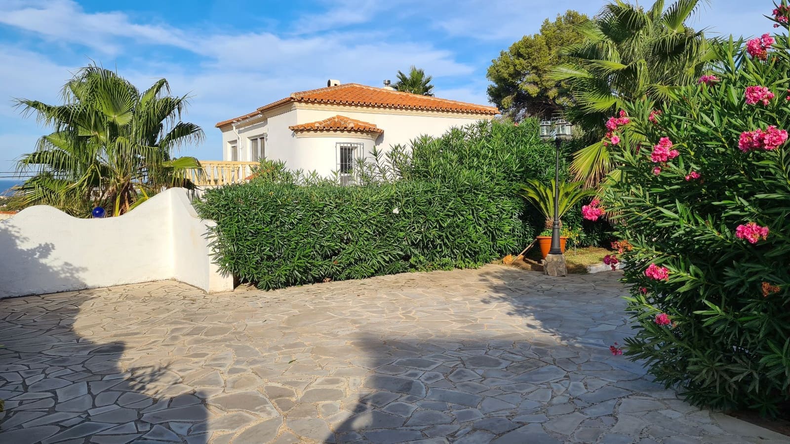 3 bedroom Villa for sale in Denia with pool garage - € 430,000 (Ref: 9072087)