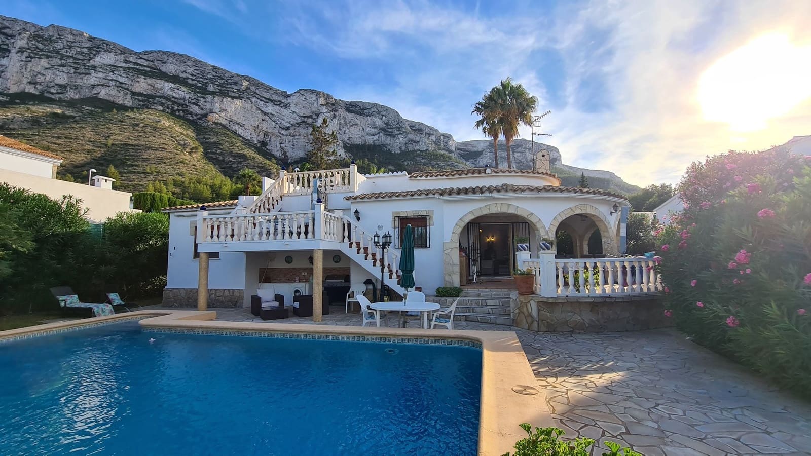 3 bedroom Villa for sale in Denia with pool garage - € 430,000 (Ref: 9072087)