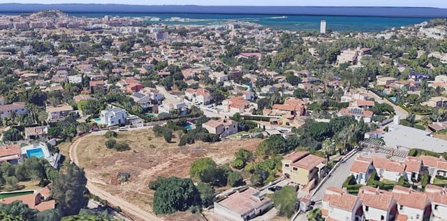 Grunde uden byggetilladelser til salg i Dénia - € 1.050.000 (Ref: 9072096)
