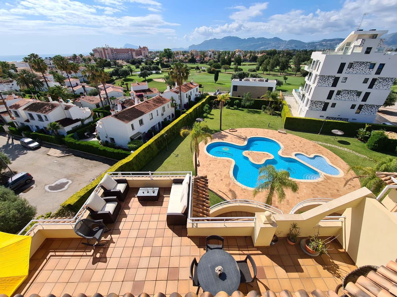 3 soveværelse Penthouse til leje i Oliva Nova med swimmingpool garage - € 1.800 (Ref: 9072100)
