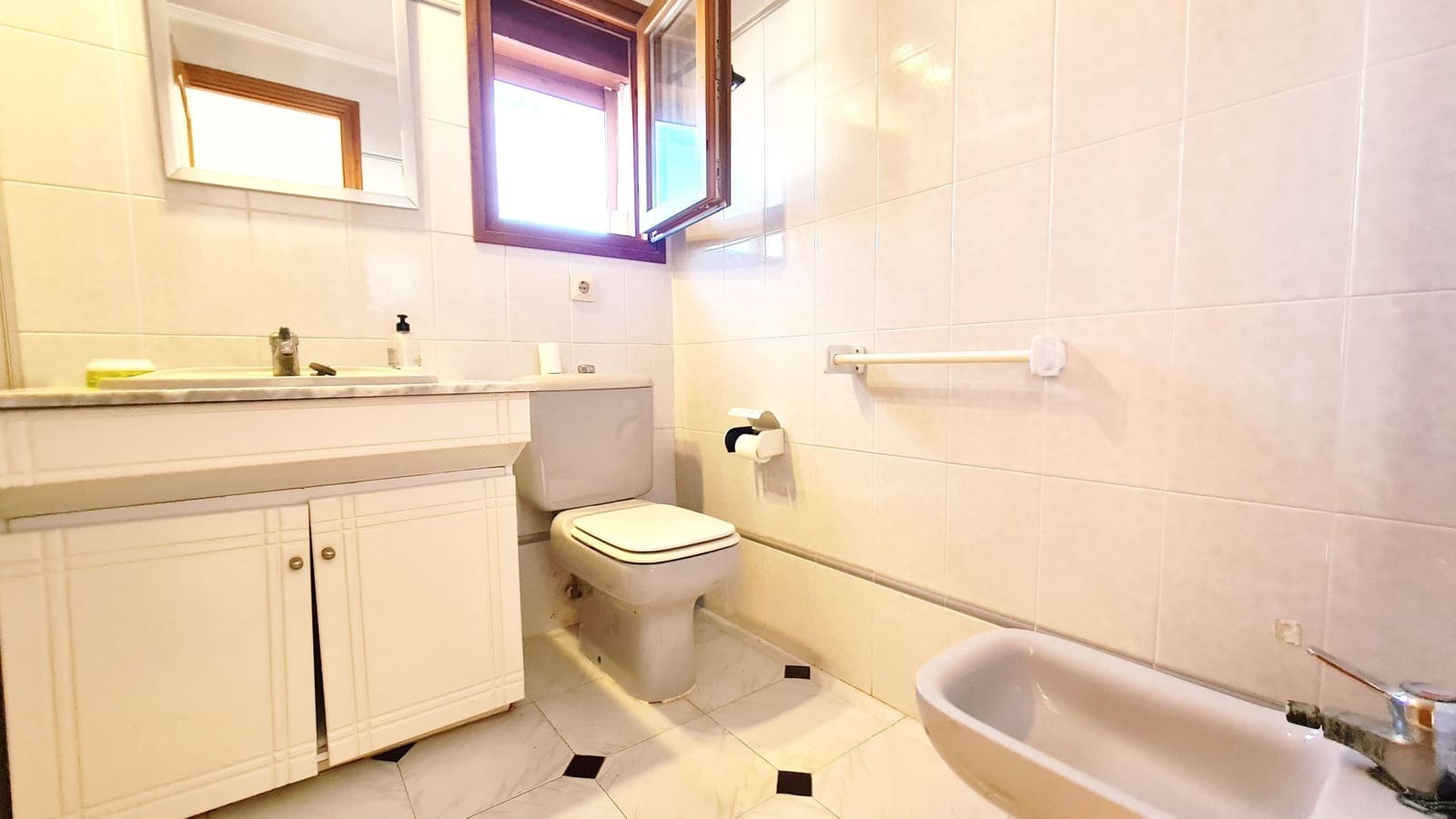 2 soveværelse Byhus til salg i Denia med garage - € 250.000 (Ref: 9072107)