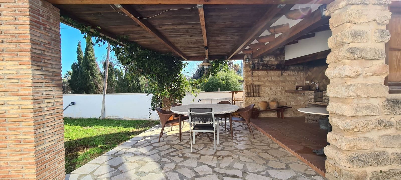 4 bedroom Villa for sale in Denia with pool garage - € 799,000 (Ref: 9072108)