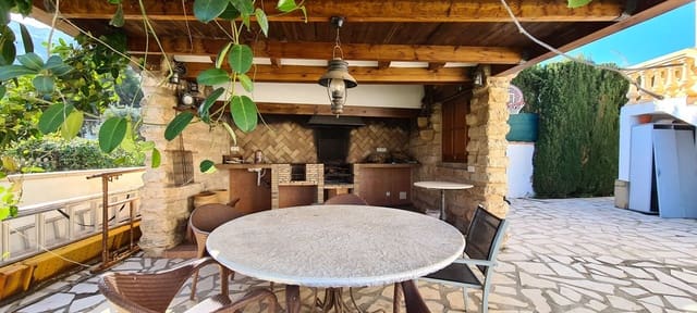 4 bedroom Villa for sale in Dénia with pool garage - € 799,000 (Ref: 9072108)