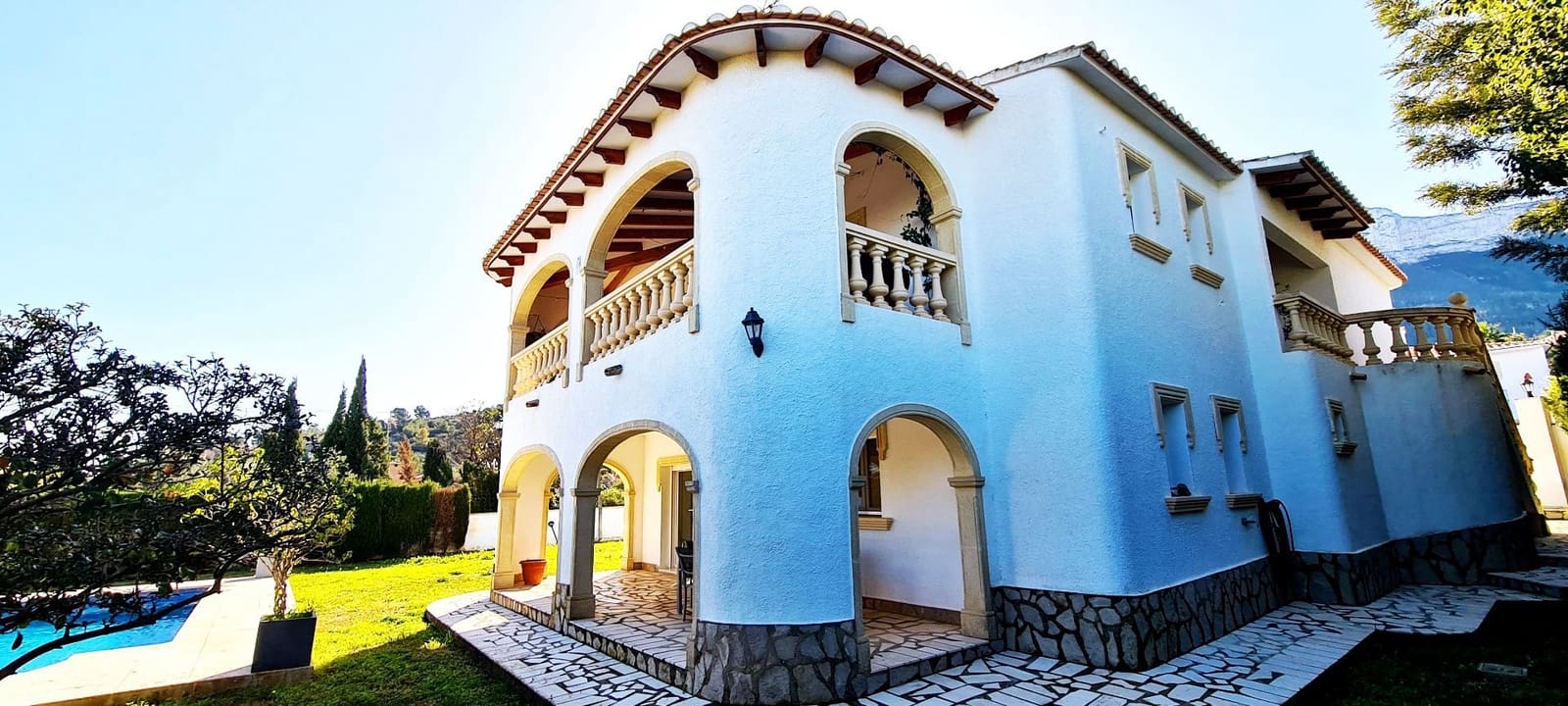 4 bedroom Villa for sale in Denia with pool garage - € 799,000 (Ref: 9072108)