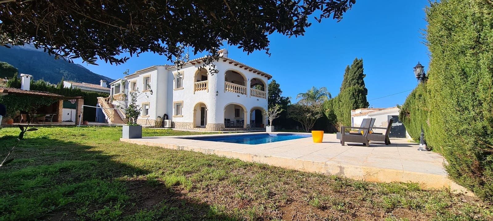 4 bedroom Villa for sale in Denia with pool garage - € 799,000 (Ref: 9072108)