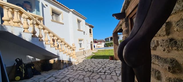 4 bedroom Villa for sale in Dénia with pool garage - € 799,000 (Ref: 9072108)