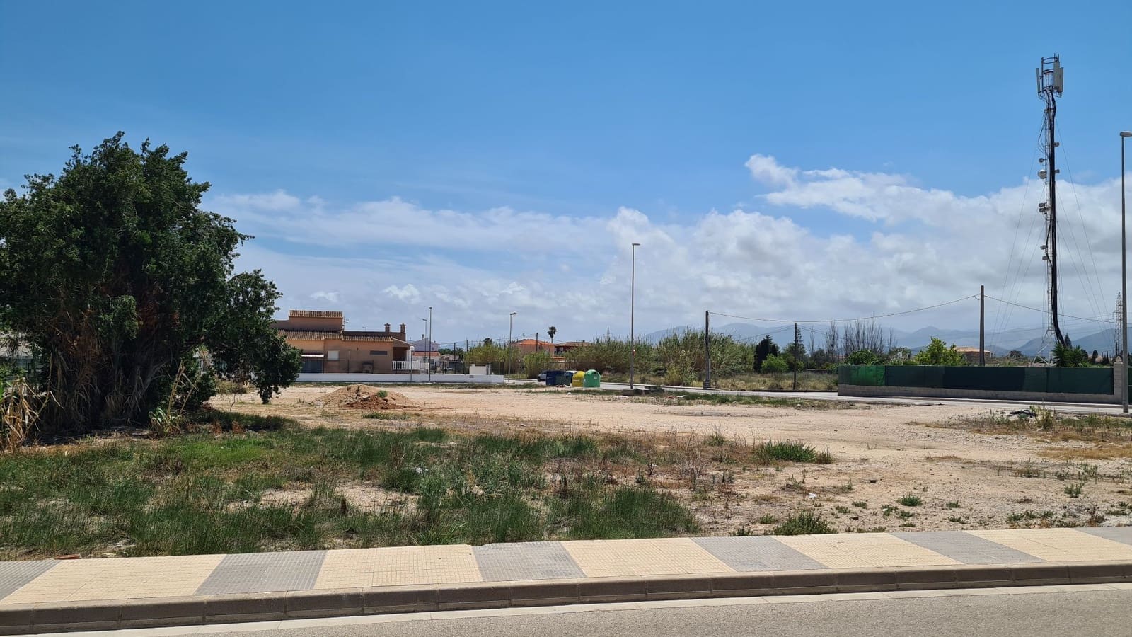 Mark till salu i Oliva - 170 000 € (Ref: 9072112)