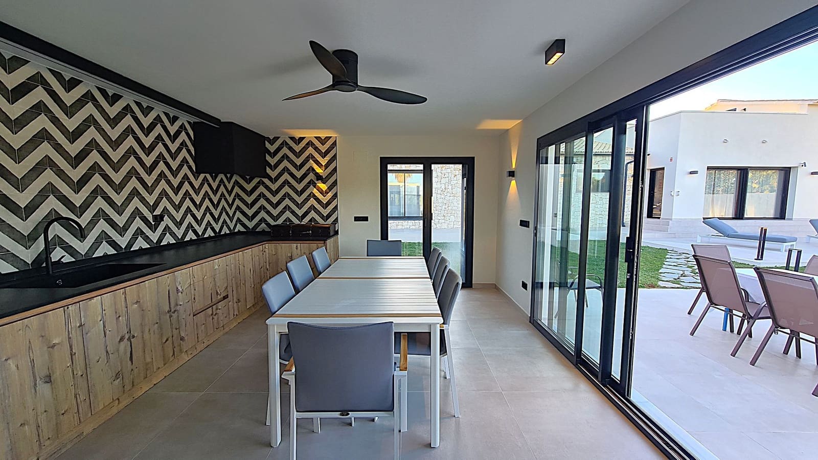 3 soveværelse Villa til salg i Denia med swimmingpool garage - € 1.590.000 (Ref: 9072116)