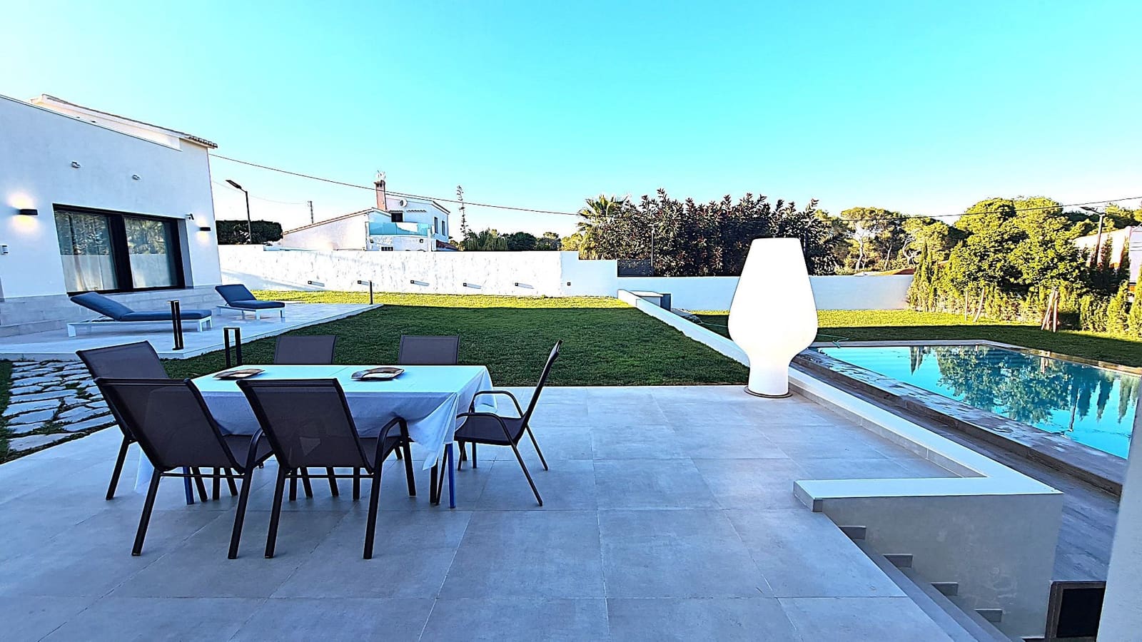 3 soveværelse Villa til salg i Denia med swimmingpool garage - € 1.590.000 (Ref: 9072116)