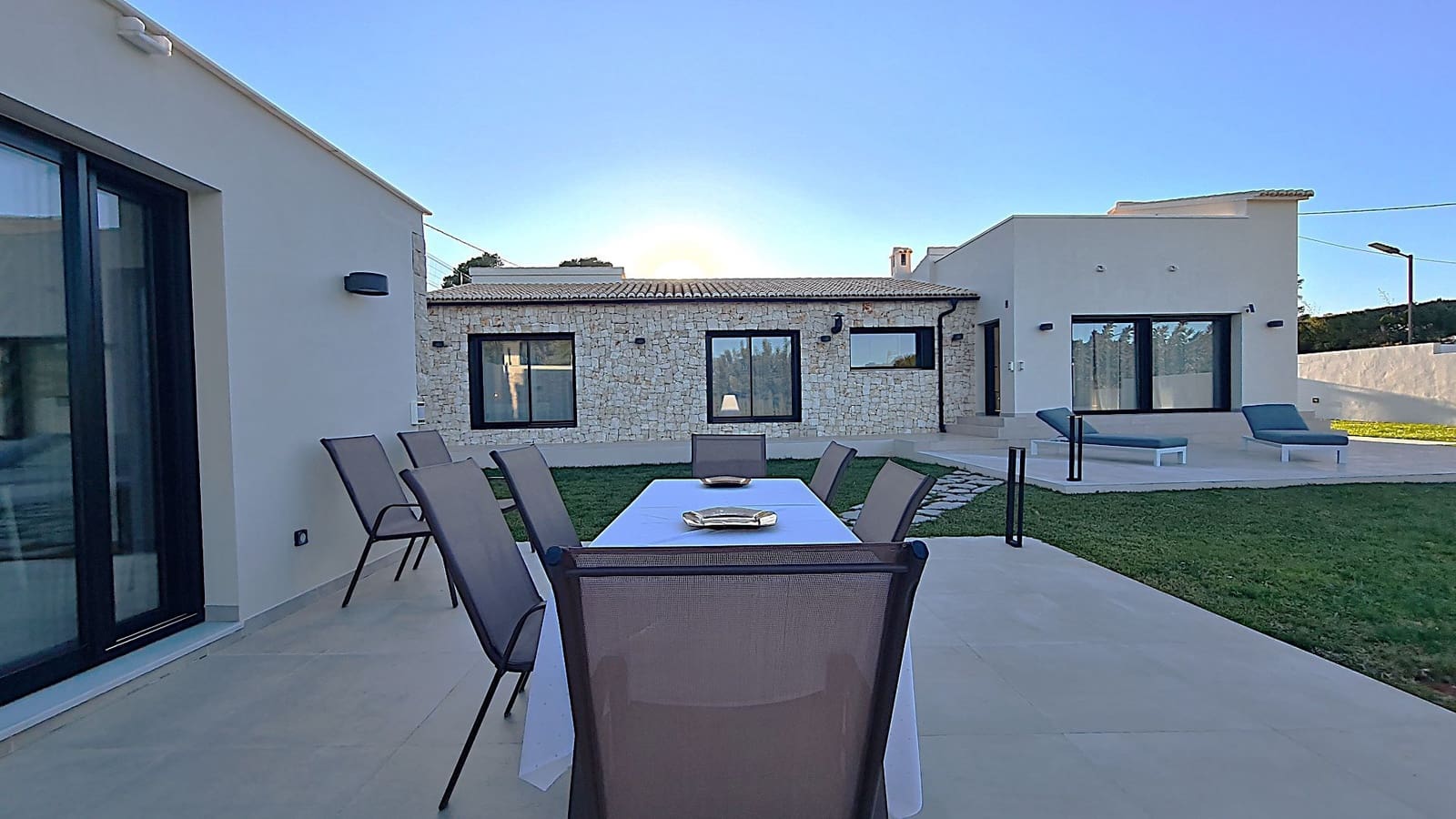 3 soveværelse Villa til salg i Denia med swimmingpool garage - € 1.590.000 (Ref: 9072116)