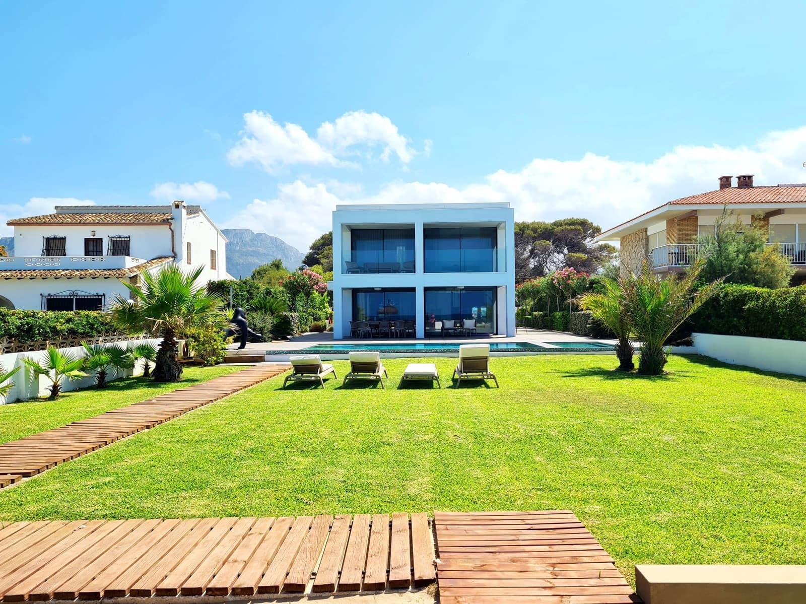 4 slaapkamer Villa te koop in Denia met zwembad garage - € 3.000.000 (Ref: 9072170)