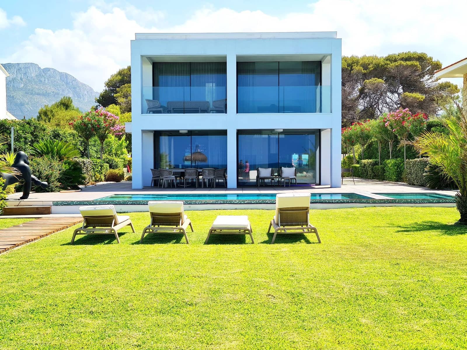 4 slaapkamer Villa te koop in Denia met zwembad garage - € 3.000.000 (Ref: 9072170)