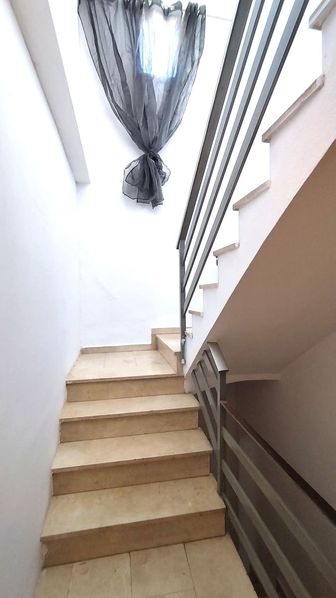 6 soverom Hus til salgs i Oliva med garasje - € 260 000 (Ref: 9130667)