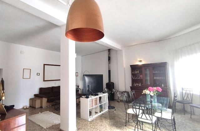 6 slaapkamer Huis te koop in Oliva met garage - € 260.000 (Ref: 9130667)