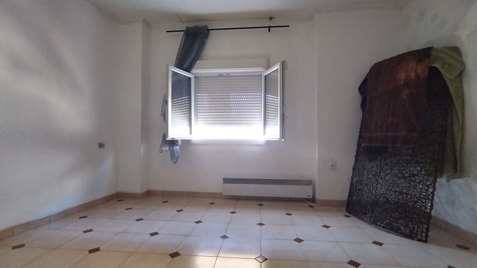 6 soverom Hus til salgs i Oliva med garasje - € 260 000 (Ref: 9130667)