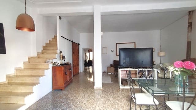 6 slaapkamer Huis te koop in Oliva met garage - € 260.000 (Ref: 9130667)