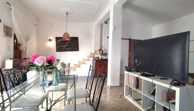 6 slaapkamer Huis te koop in Oliva met garage - € 260.000 (Ref: 9130667)