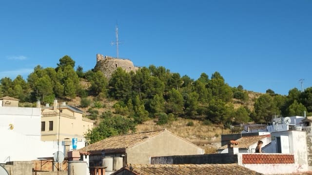 6 slaapkamer Huis te koop in Oliva met garage - € 260.000 (Ref: 9130667)