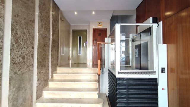 4 bedroom Flat for sale in Oliva - € 150,000 (Ref: 9154731)