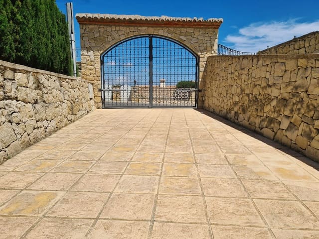 4 bedroom Villa for sale in Javea / Xàbia with pool garage - € 1,300,000 (Ref: 9195254)