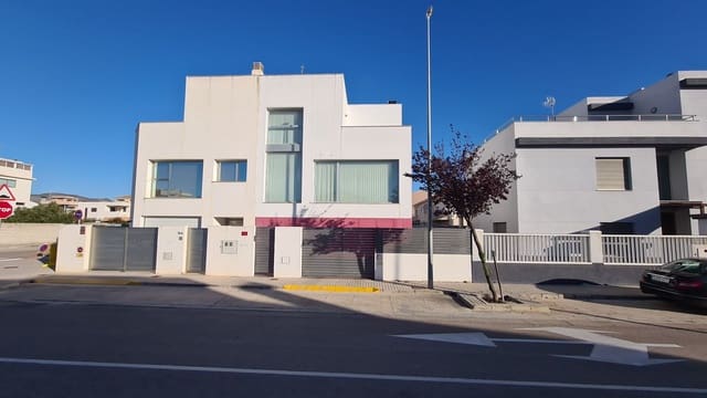 3 bedroom Villa for sale in Bellreguard with garage - € 300,000 (Ref: 9208069)