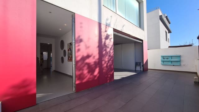 3 bedroom Villa for sale in Bellreguard with garage - € 300,000 (Ref: 9208069)