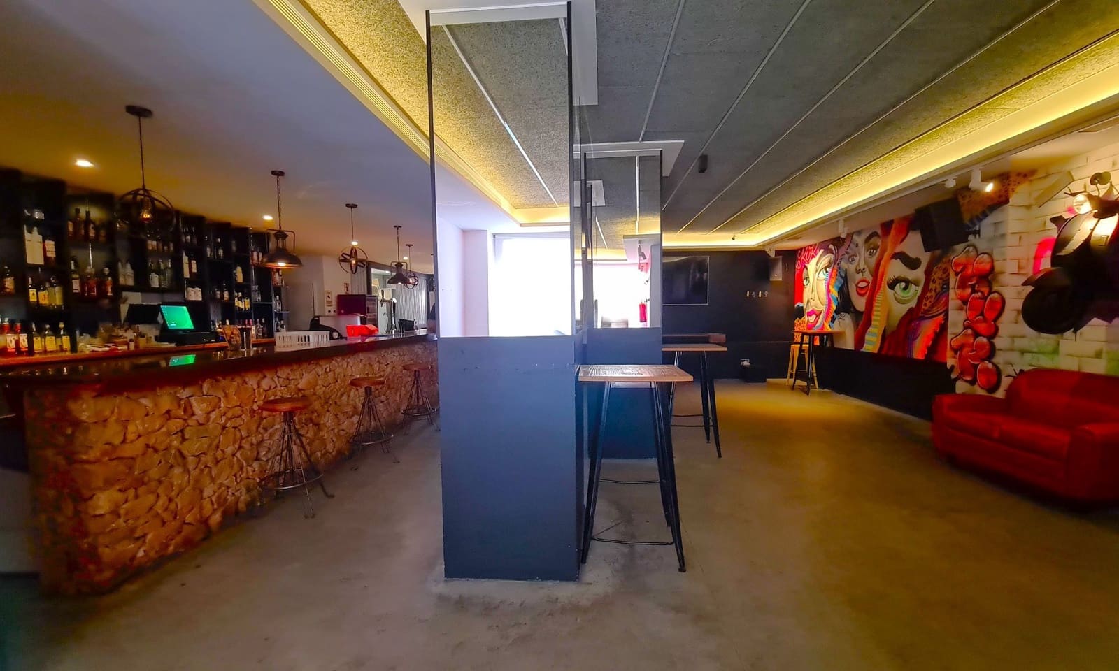 Commercial for sale in Oliva - € 390,000 (Ref: 9334358)