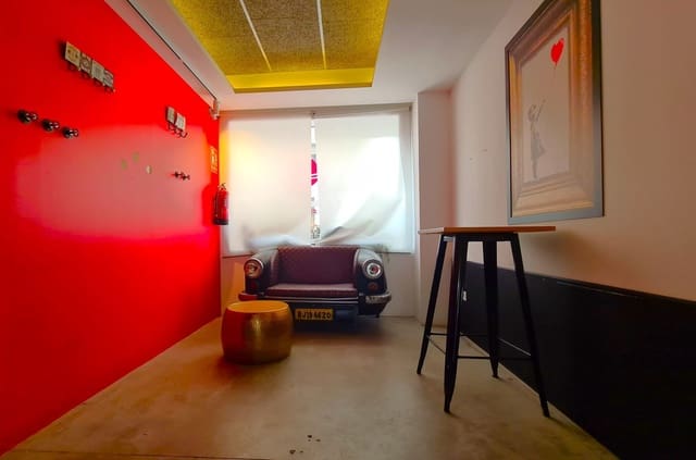 Commercial for sale in Oliva Pueblo, Oliva - € 390,000 (Ref: 9334358)